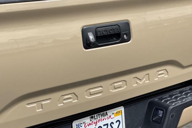 Photo of 2017 Quicksand Toyota Tacoma