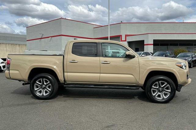 Photo of 2017 Quicksand Toyota Tacoma