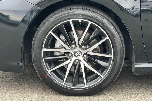 Photo of 2023 Midnight Black Metallic Toyota Camry