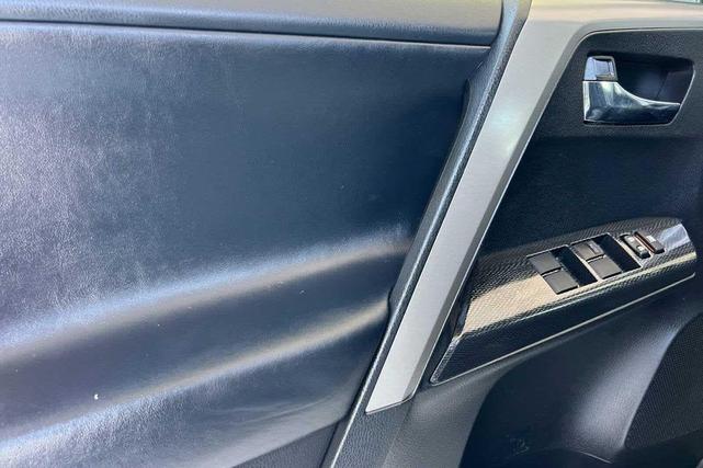 Photo of 2018 Silver Sky Metallic Toyota RAV4