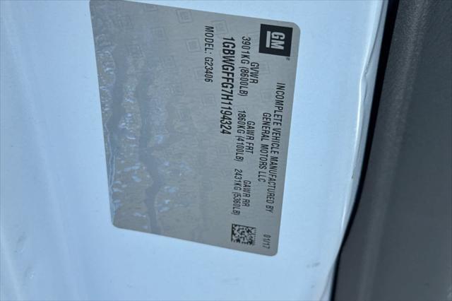 Photo of 2017 Summit White Chevrolet Express 2500