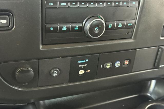 Photo of 2017 Summit White Chevrolet Express 2500