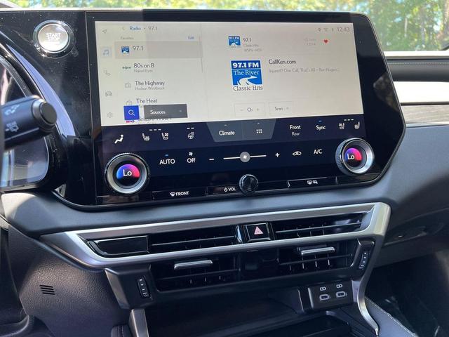 Photo of 2025 Eminent White Pearl Lexus RX 350