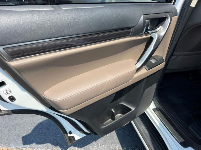 Photo of 2022 Starfire Pearl Lexus GX 460