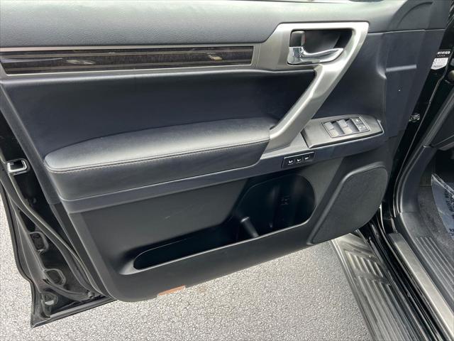 Photo of 2023 Black Onyx Lexus GX 460