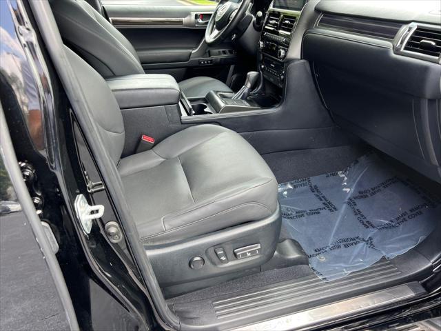 Photo of 2023 Black Onyx Lexus GX 460