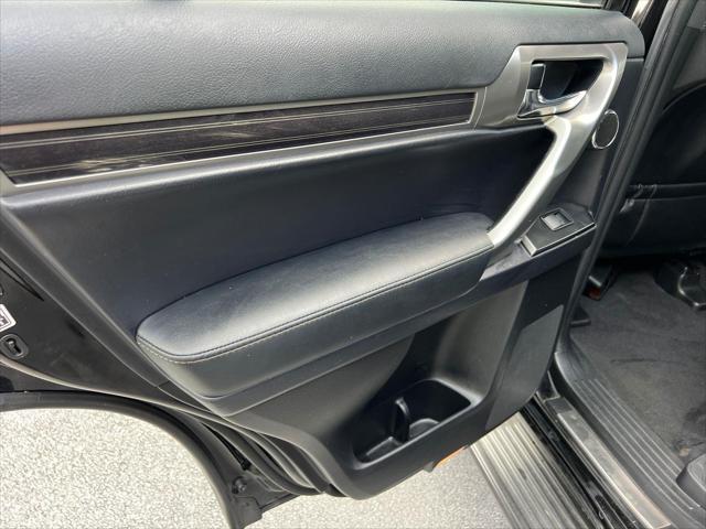 Photo of 2023 Black Onyx Lexus GX 460