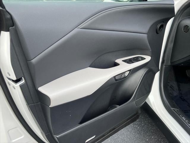 Photo of 2024 Eminent White Pearl Lexus RX 350