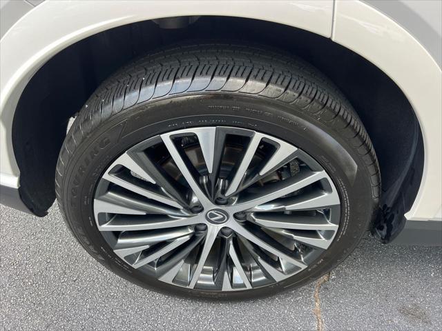 Photo of 2024 Eminent White Pearl Lexus RX 350