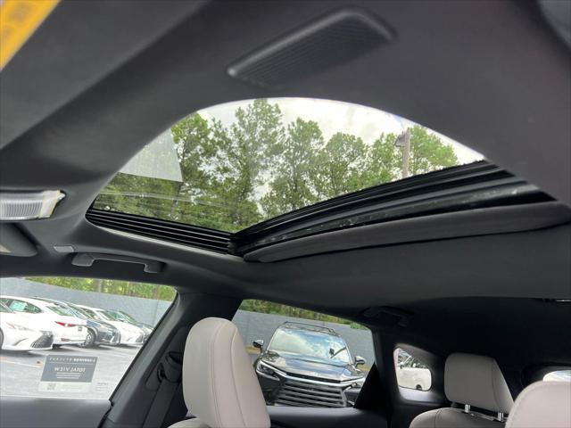 Photo of 2024 Eminent White Pearl Lexus RX 350
