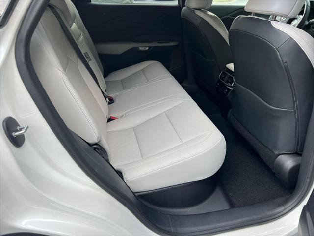 Photo of 2024 Eminent White Pearl Lexus RX 350