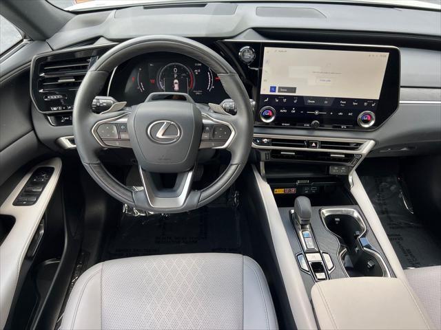 Photo of 2024 Eminent White Pearl Lexus RX 350