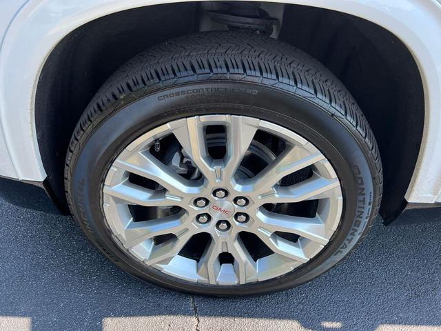 Photo of 2025 White Frost Tricoat GMC Acadia