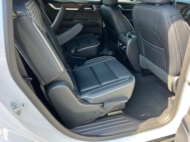 Photo of 2025 White Frost Tricoat GMC Acadia