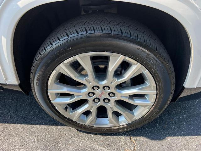 Photo of 2025 White Frost Tricoat GMC Acadia