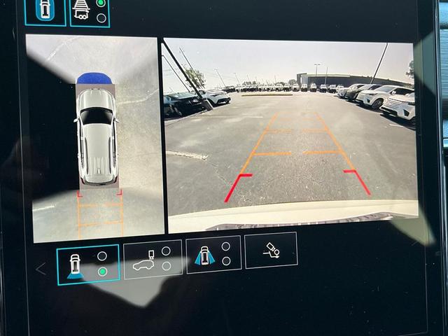 Photo of 2025 White Frost Tricoat GMC Acadia