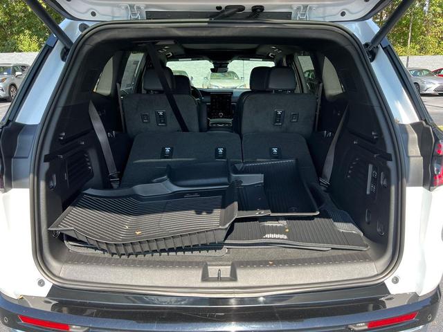 Photo of 2025 White Frost Tricoat GMC Acadia
