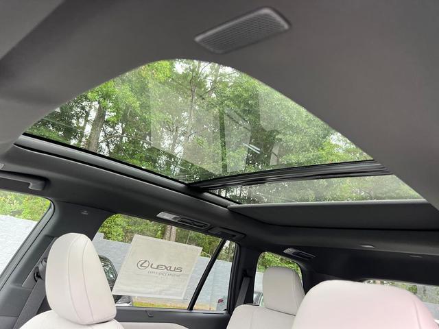 Photo of 2025 Wind Chill Pearl Lexus TX 350