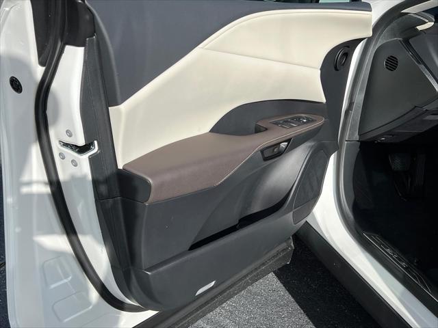 Photo of 2025 Eminent White Pearl Lexus RX 350