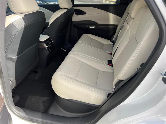 Photo of 2025 Eminent White Pearl Lexus RX 350