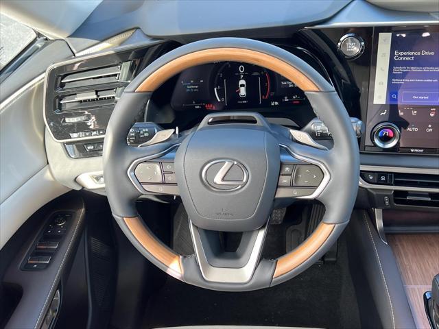 Photo of 2025 Eminent White Pearl Lexus RX 350