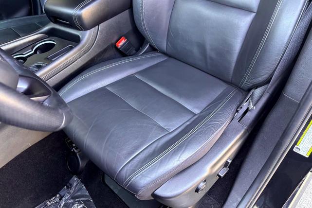 Photo of 2022 DB Black Clearcoat Dodge Durango