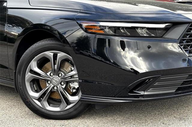 Photo of 2025 Crystal Black Pearl Honda Accord Hybrid