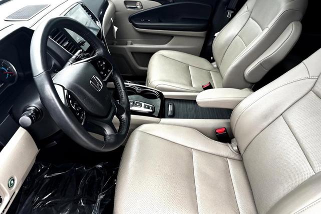 Photo of 2022 Platinum White Pearl Honda Pilot