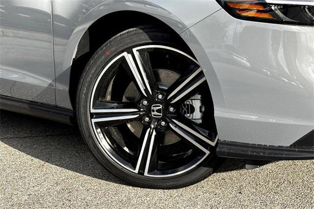 Photo of 2025 Urban Gray Pearl Honda Accord Hybrid