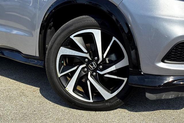 Photo of 2020 Lunar Silver Metallic Honda HR-V