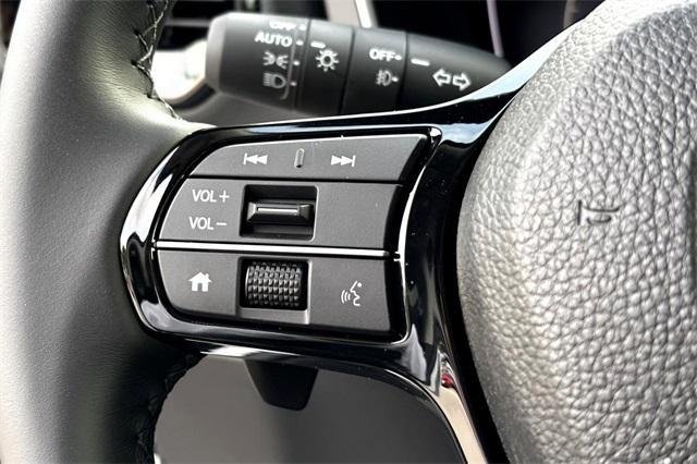 Photo of 2025 Platinum White Pearl Honda Pilot