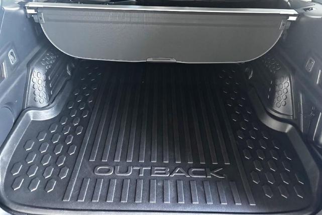 Photo of 2024 Crystal Black Silica Subaru Outback