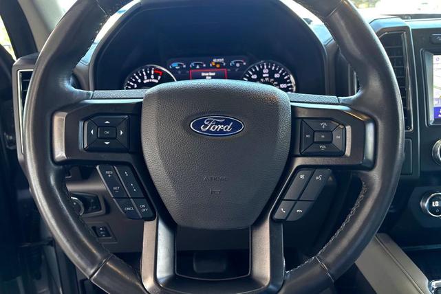 Photo of 2021 Iconic Silver Metallic Ford Expedition