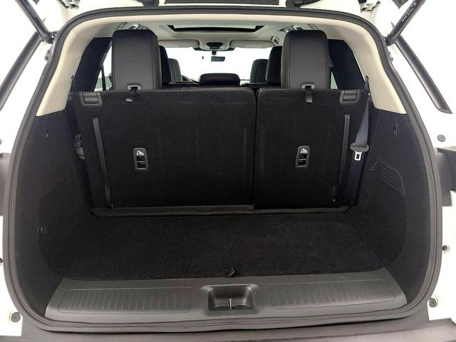 Photo of 2024 White INFINITI QX60