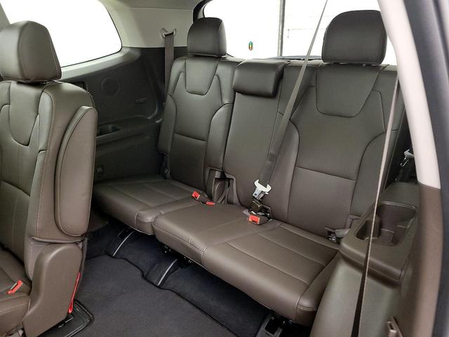 Photo of 2022 Black Kia Telluride