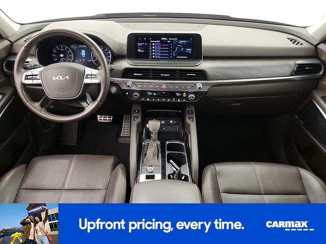 Photo of 2022 Black Kia Telluride