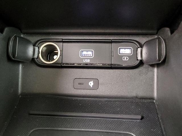 Photo of 2022 Black Kia Telluride