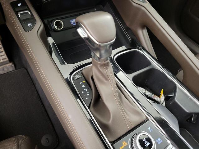 Photo of 2022 Black Kia Telluride