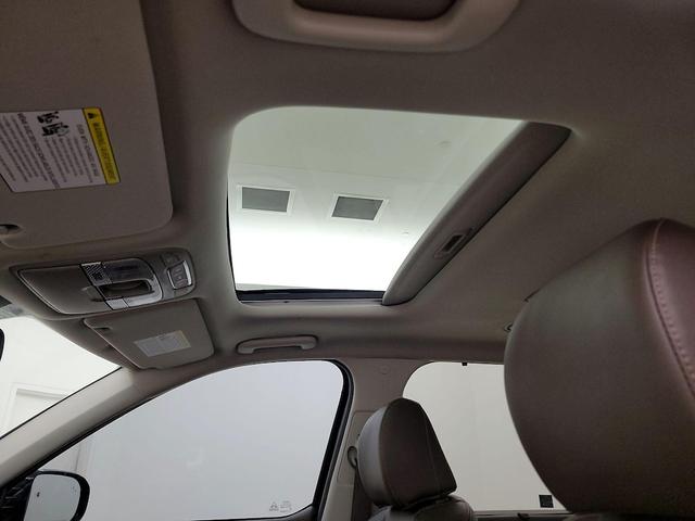Photo of 2022 Black Kia Telluride