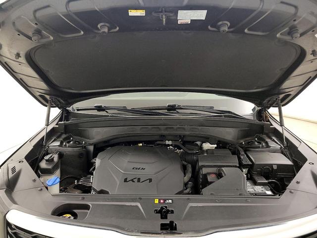 Photo of 2022 Black Kia Telluride