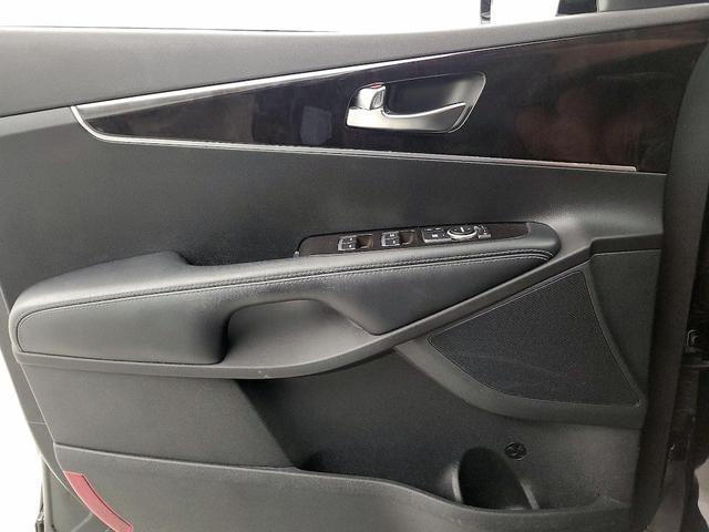 Photo of 2017 Black Kia Sorento