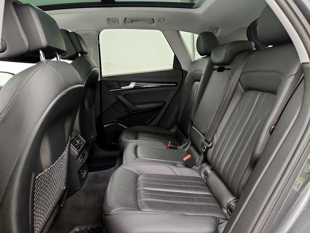 Photo of 2018 Gray Audi Q5