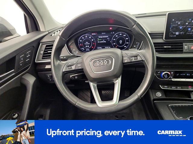Photo of 2018 Gray Audi Q5
