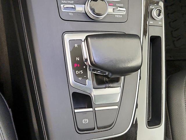 Photo of 2018 Gray Audi Q5