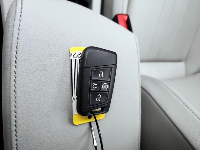Photo of 2023 Blue Volkswagen Tiguan