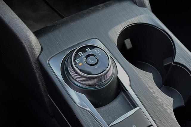 Photo of 2025 Oxford White Ford Escape
