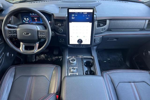 Photo of 2024 Agate Black Metallic Ford Expedition