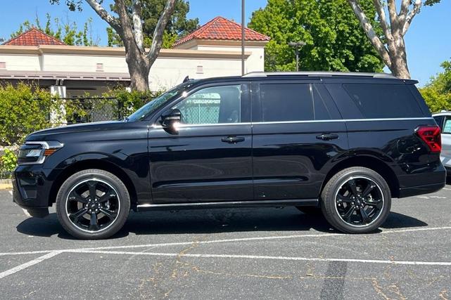 Photo of 2024 Agate Black Metallic Ford Expedition
