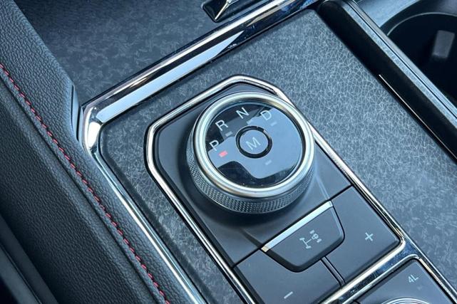 Photo of 2024 Agate Black Metallic Ford Expedition