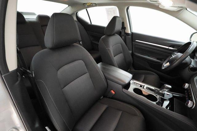 Photo of 2023 Brilliant Silver Metallic Nissan Altima